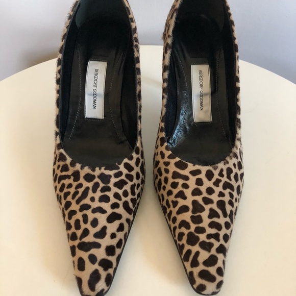 Bergdorf Goodman Shoes - 🌴Bergdorf Goodman pony hair pumps🌴